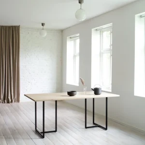 T-bordet dining table